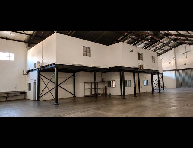 1,000M² WAREHOUSE TO LET IN OOS EINDE